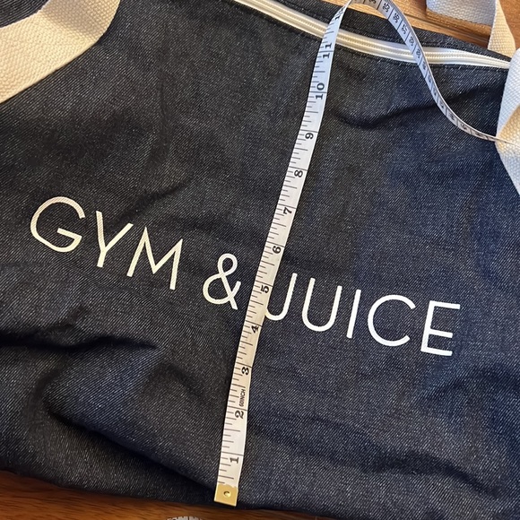 Private Party - Gym & Juice duffel bag. - Picture 5 of 6